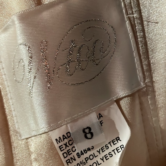 New WToo Wedding Gown Sz. 8 - Picture 6 of 9